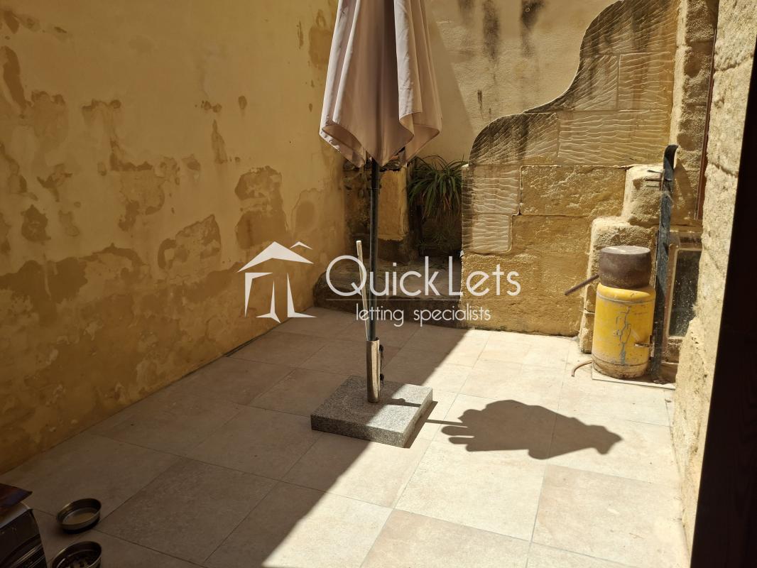 Farmhouses in Gozo - Kercem - REF 89233 — QuickLets