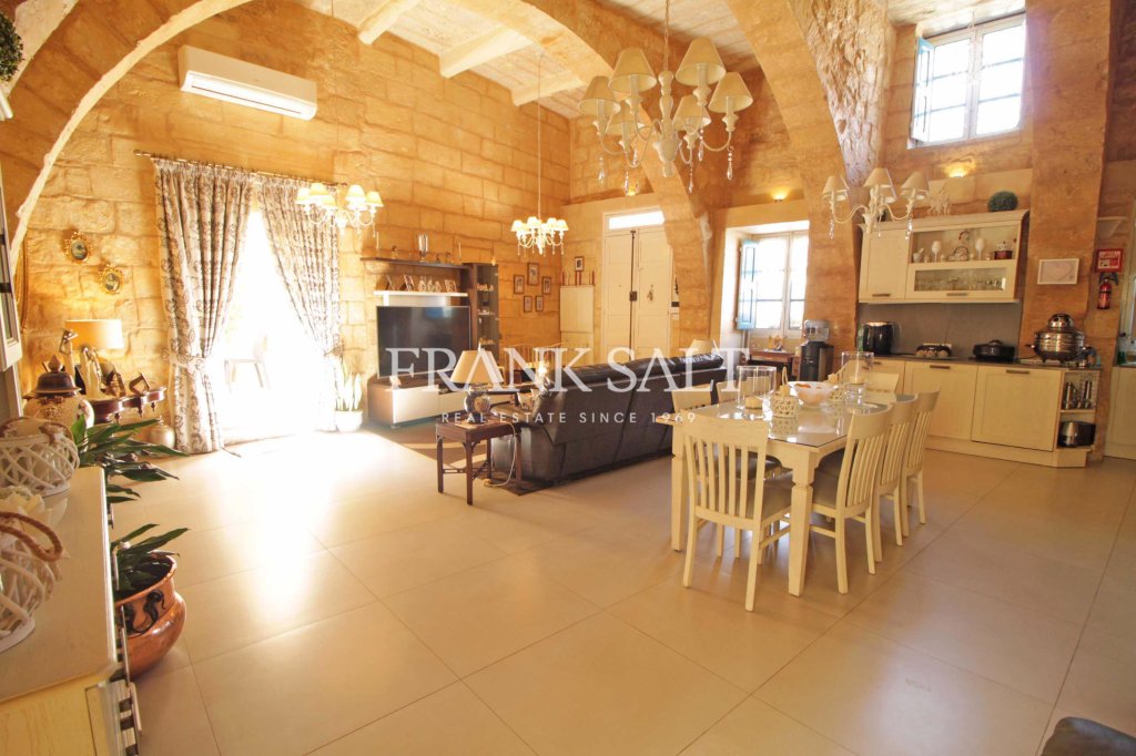 Qormi, House of Character — Frank Salt Real Estate