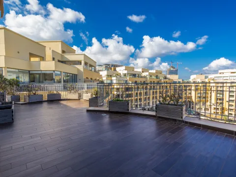 3 bed Penthouse in Portomaso, St Julian's — Malta Sotheby's International Realty