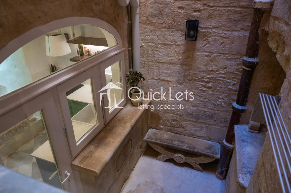 Townhouses in Valletta - REF 86027 — QuickLets
