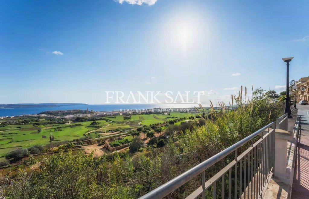 Nadur, Maisonette — Frank Salt Real Estate