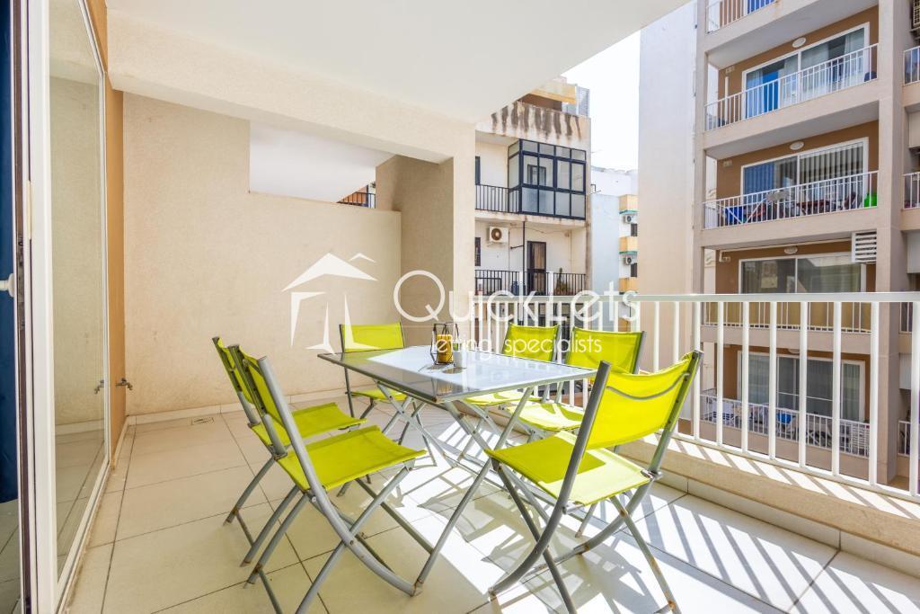 Apartments in St. Paul's Bay - REF 86557 — QuickLets