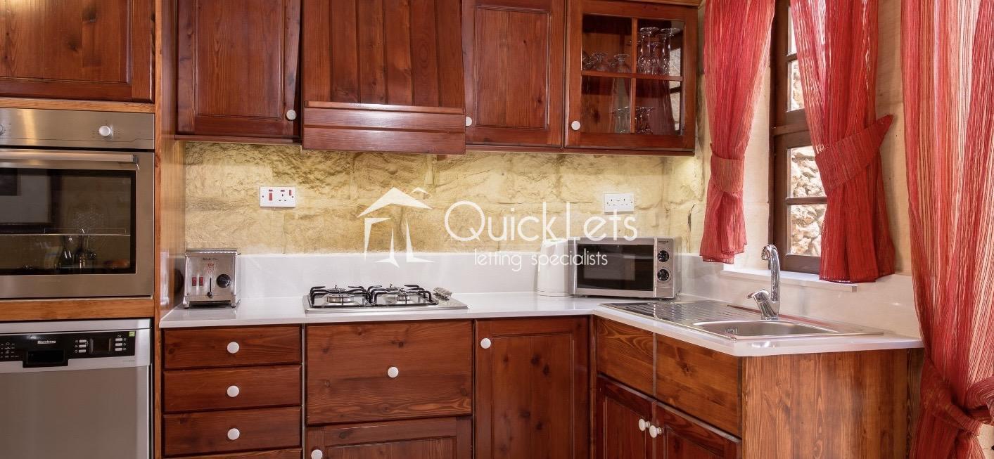 Farmhouses in Gozo - Xaghra - REF 90633 — QuickLets