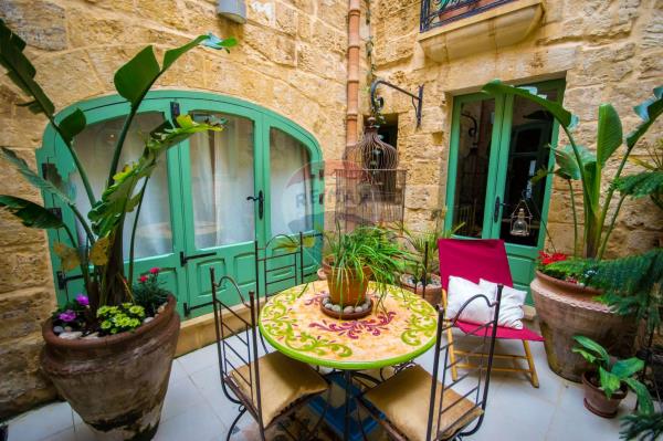 Guest House — RE/MAX Malta
