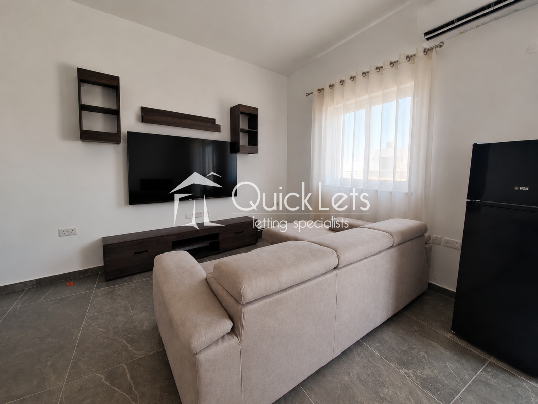 Duplex Penthouse in St. Paul's Bay - REF 90206 — QuickLets