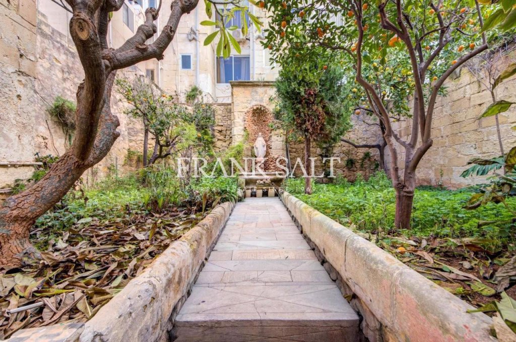 Sliema, Townhouse — Frank Salt Real Estate
