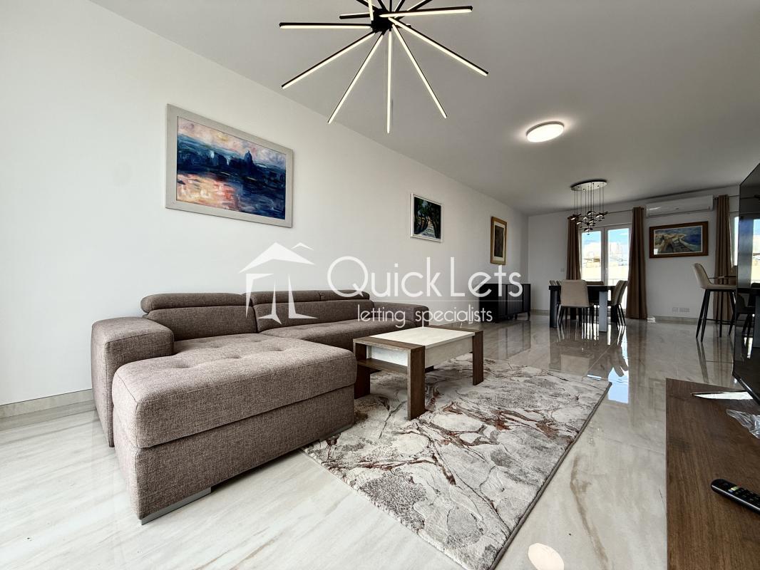 Duplex Penthouse in Mosta - REF 88143 — QuickLets