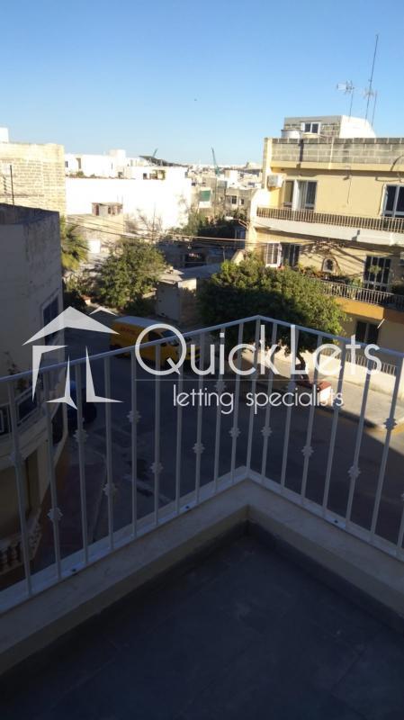 Penthouses in Marsa - REF 86425 — QuickLets