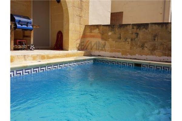 House of Character — RE/MAX Malta