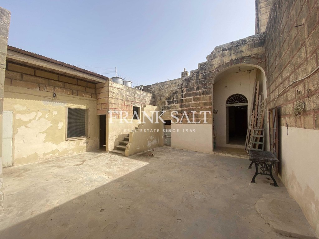 Zejtun, Farmhouse — Frank Salt Real Estate