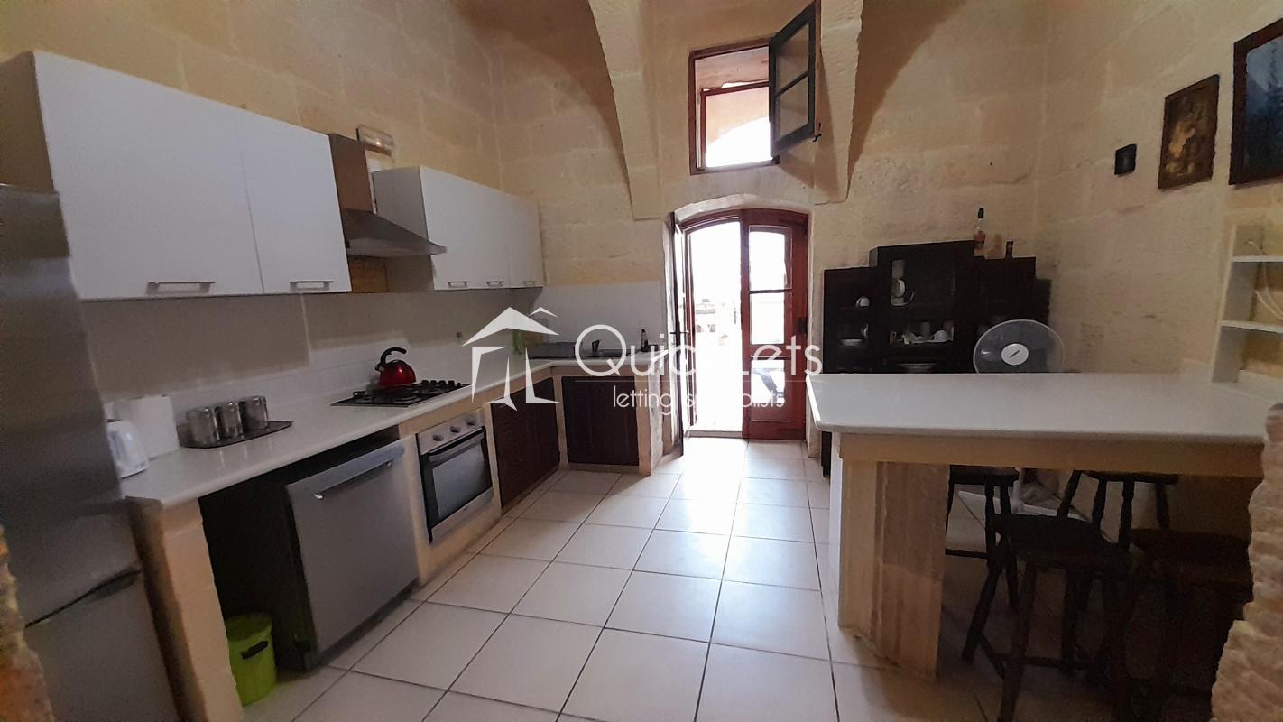 Farmhouses in Gozo - Munxar - REF 82540 — QuickLets