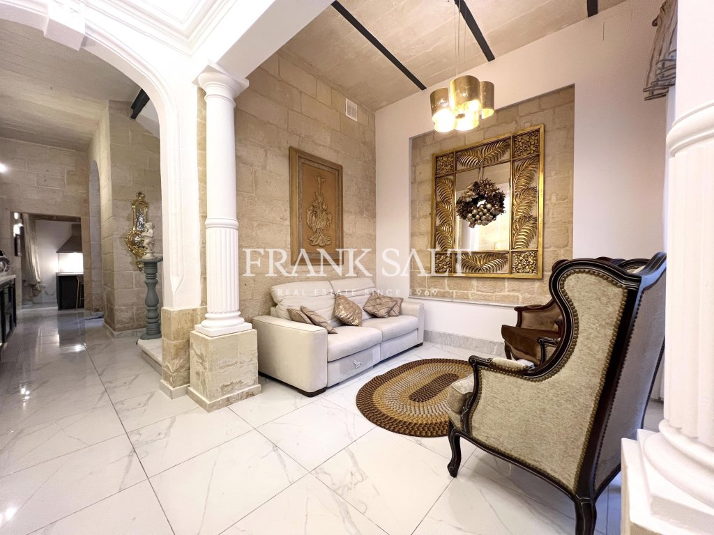 Vittoriosa, Townhouse — Frank Salt Real Estate