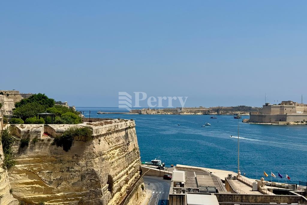 Floriana Maisonette — Perry Estate Agents