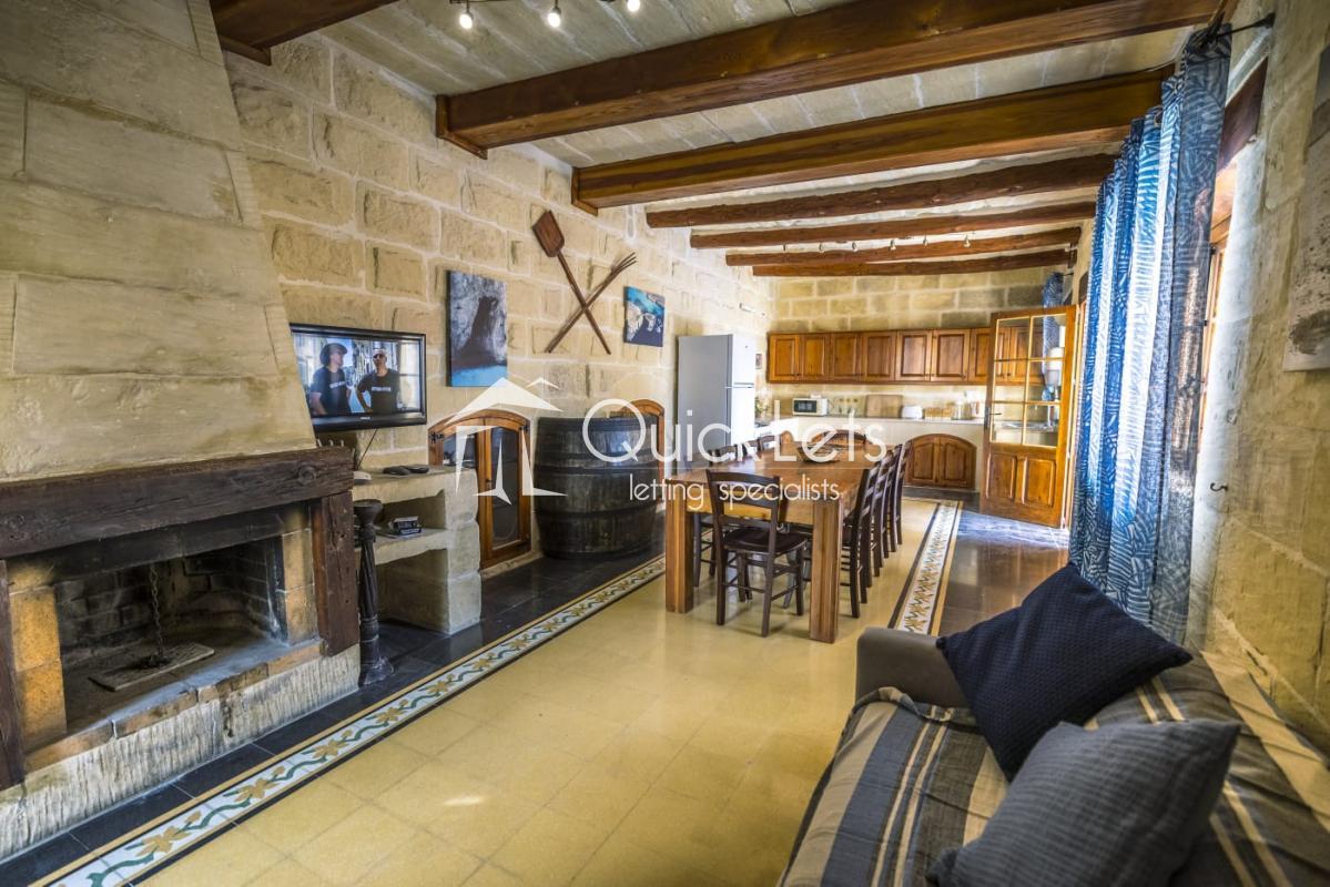 Farmhouses in Gozo - Kercem - REF 83017 — QuickLets