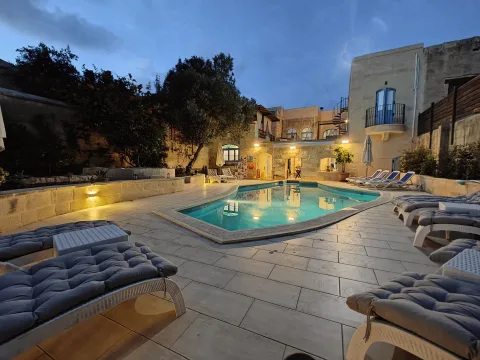 5 bed Selection in Best — Malta Sotheby's International Realty