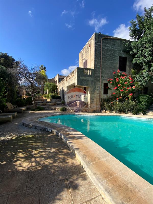 Farmhouse — RE/MAX Malta