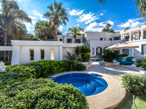 6 bed Villa in Mellieha — Malta Sotheby's International Realty