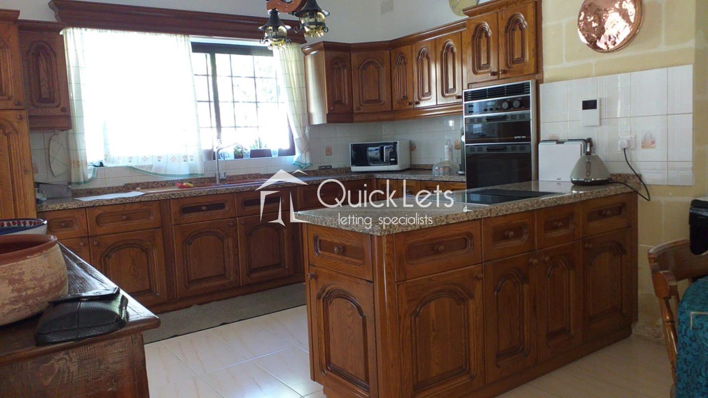 Detached Villa in Madliena - REF 79161 — QuickLets