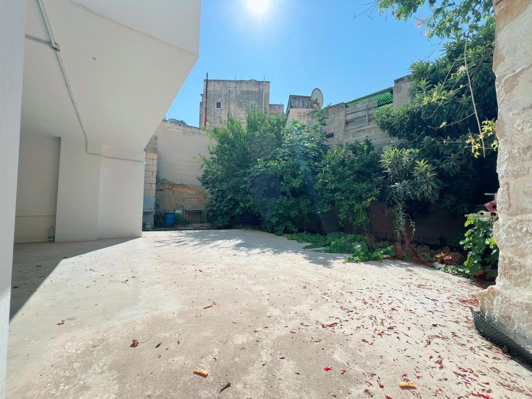 Garages / Garage Space in Gzira - REF 82885 — Zanzi Homes