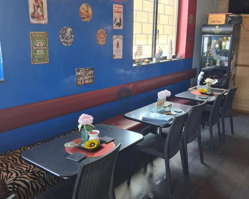 Restaurants / Take-Aways in Xghajra - REF 84435 — Zanzi Homes
