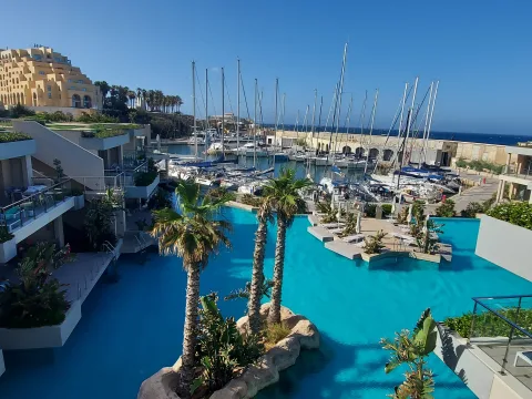 2 bed Penthouse in Portomaso, St Julian's — Malta Sotheby's International Realty