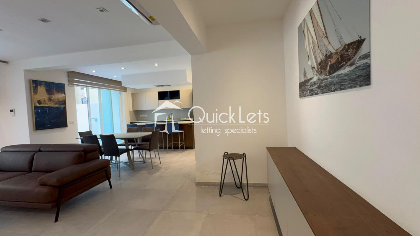 Maisonettes in Qawra - REF 90477 — QuickLets