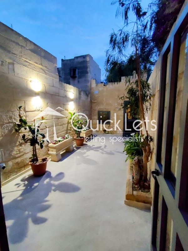 Townhouses in Luqa - REF 84950 — QuickLets