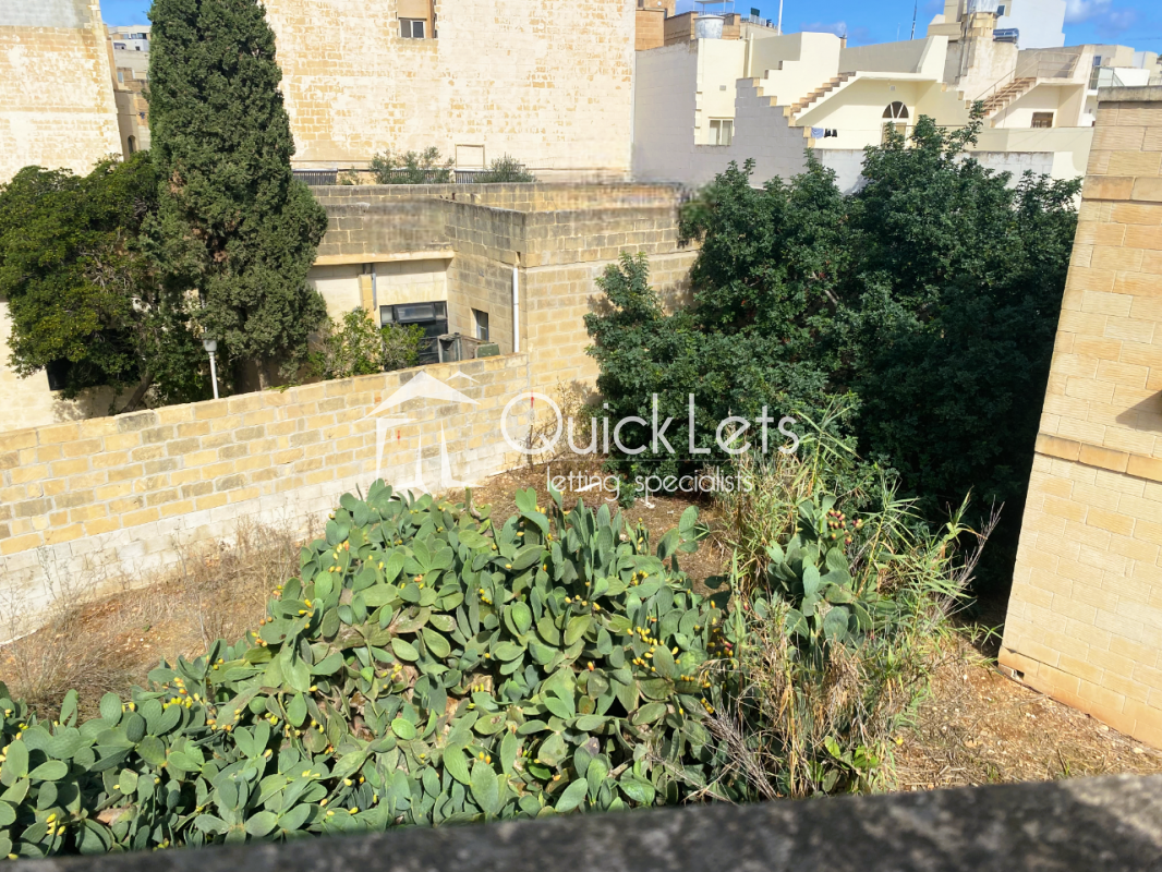 Farmhouses in Gozo - Ghajnsielem - REF 86908 — QuickLets