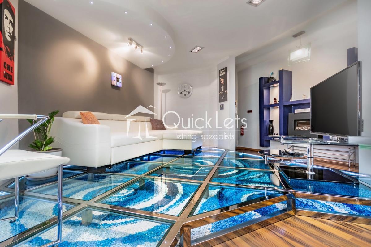 Apartments in Pembroke - REF 90127 — QuickLets