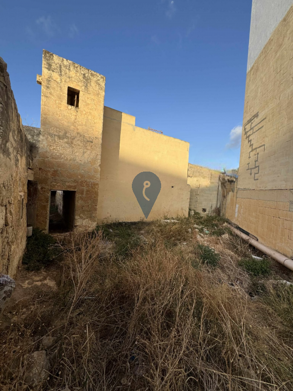 House of Character in Birkirkara - REF 83555 — Zanzi Homes