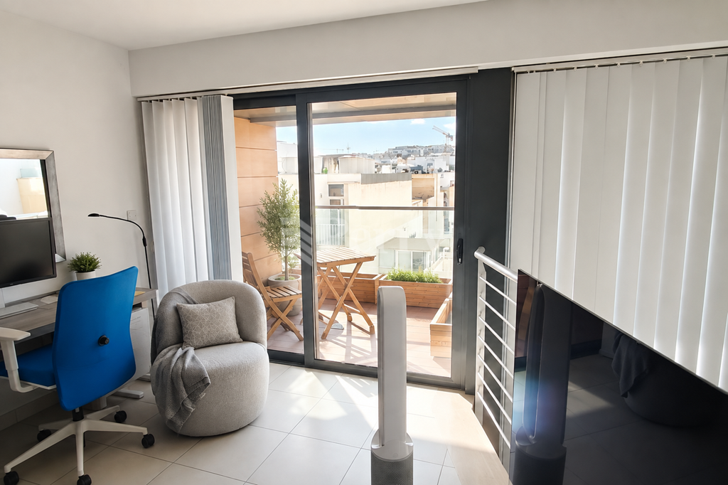 Portomaso, St Julians Duplex Apartment — Perry Estate Agents