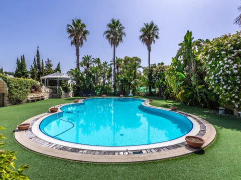 4 bed Selection in Best — Malta Sotheby's International Realty