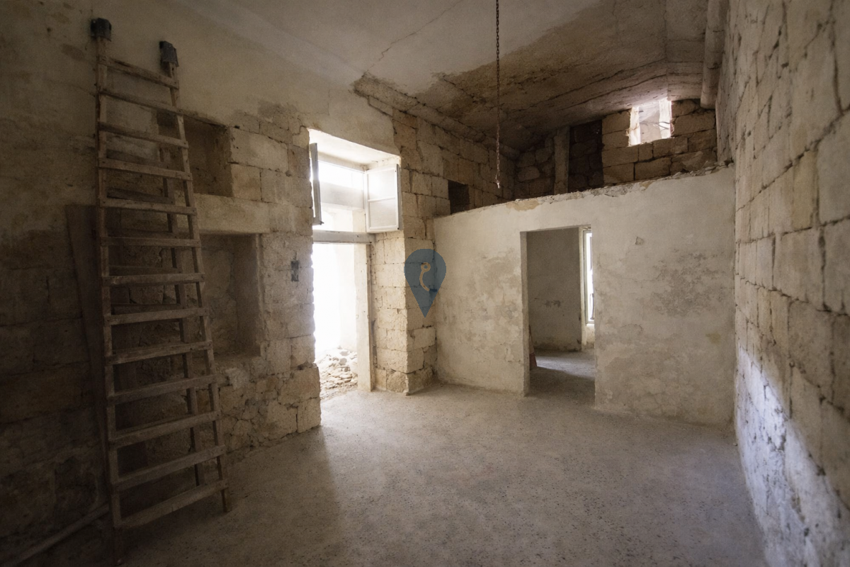 House of Character in Birkirkara - REF 87031 — Zanzi Homes