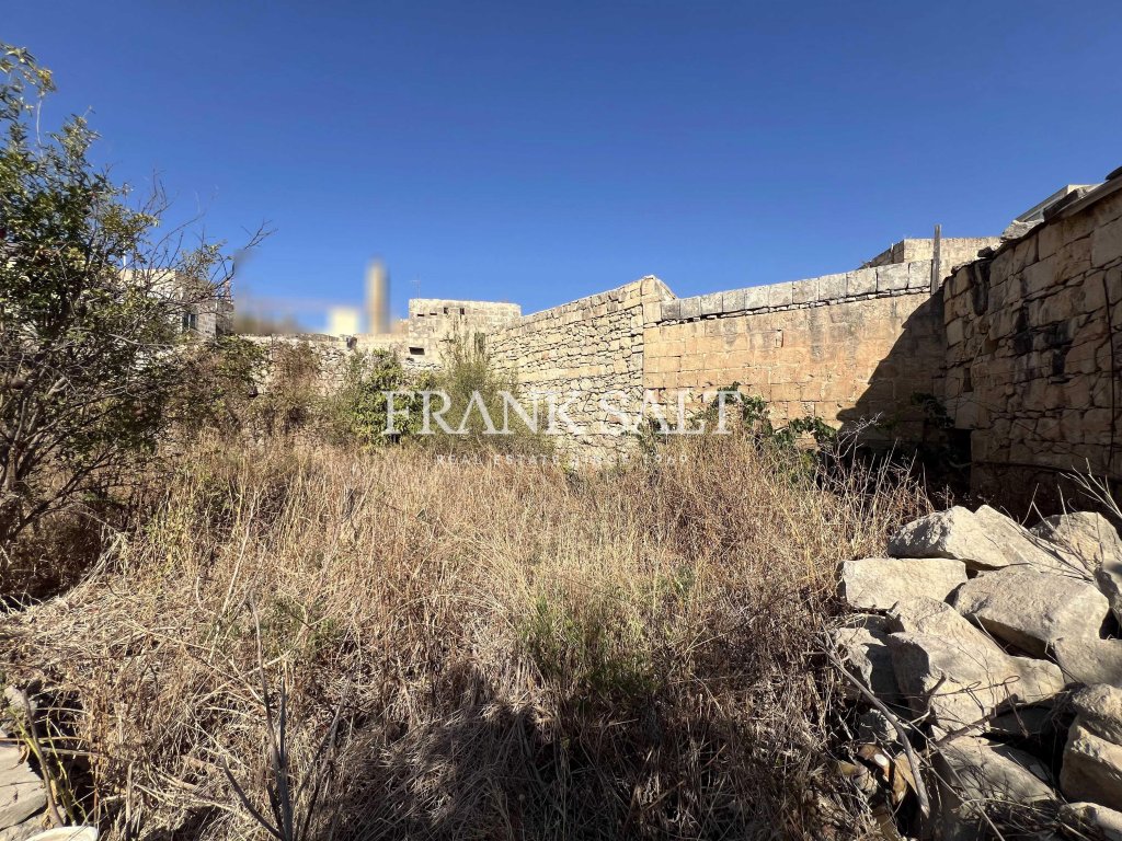 Qormi, House of Character — Frank Salt Real Estate