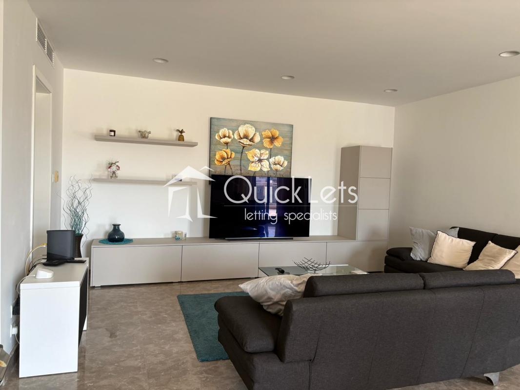 Penthouses in Marsaskala - REF 90473 — QuickLets