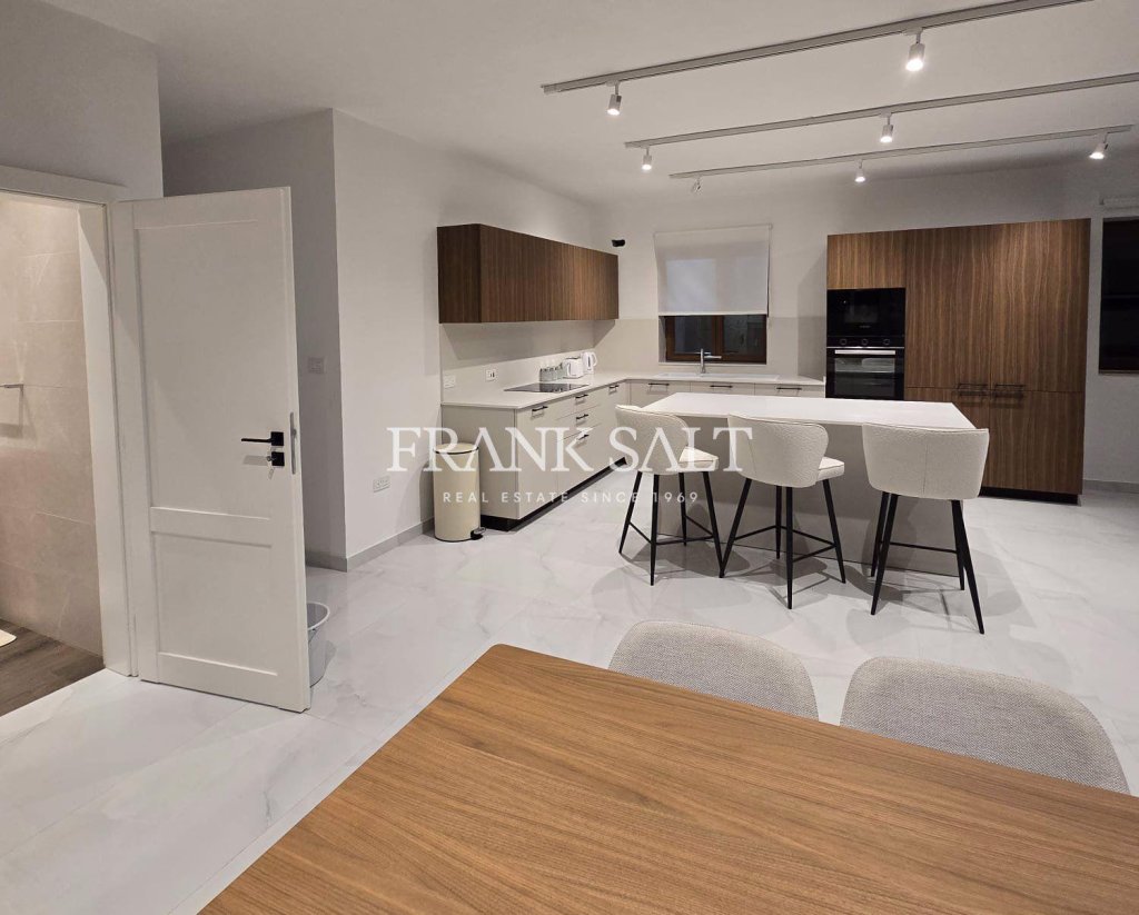 Kalkara, Maisonette — Frank Salt Real Estate
