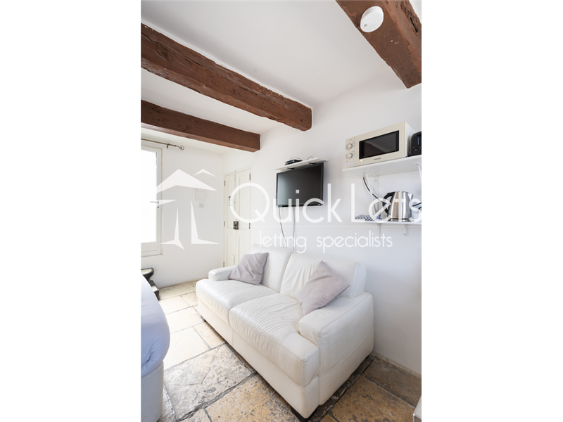 Apartments in Valletta - REF 90803 — QuickLets