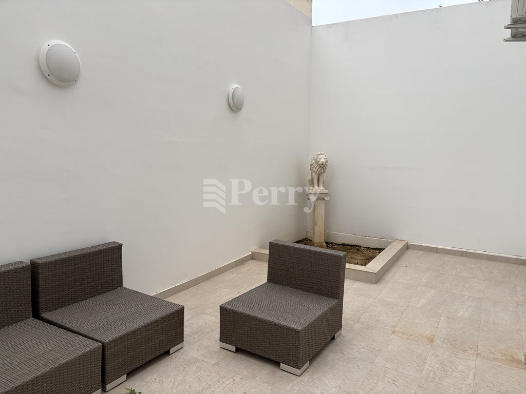 Pembroke Maisonette — Perry Estate Agents