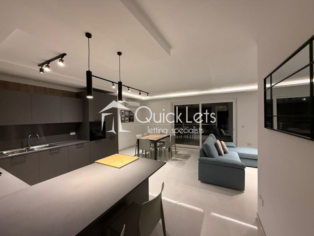 Apartments in Pembroke - REF 85083 — QuickLets