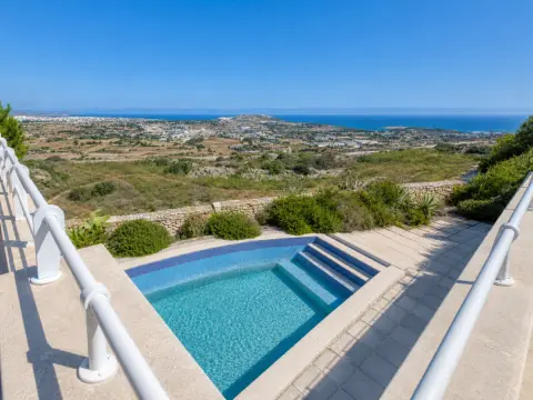 5 bed Villa in Naxxar — Malta Sotheby's International Realty