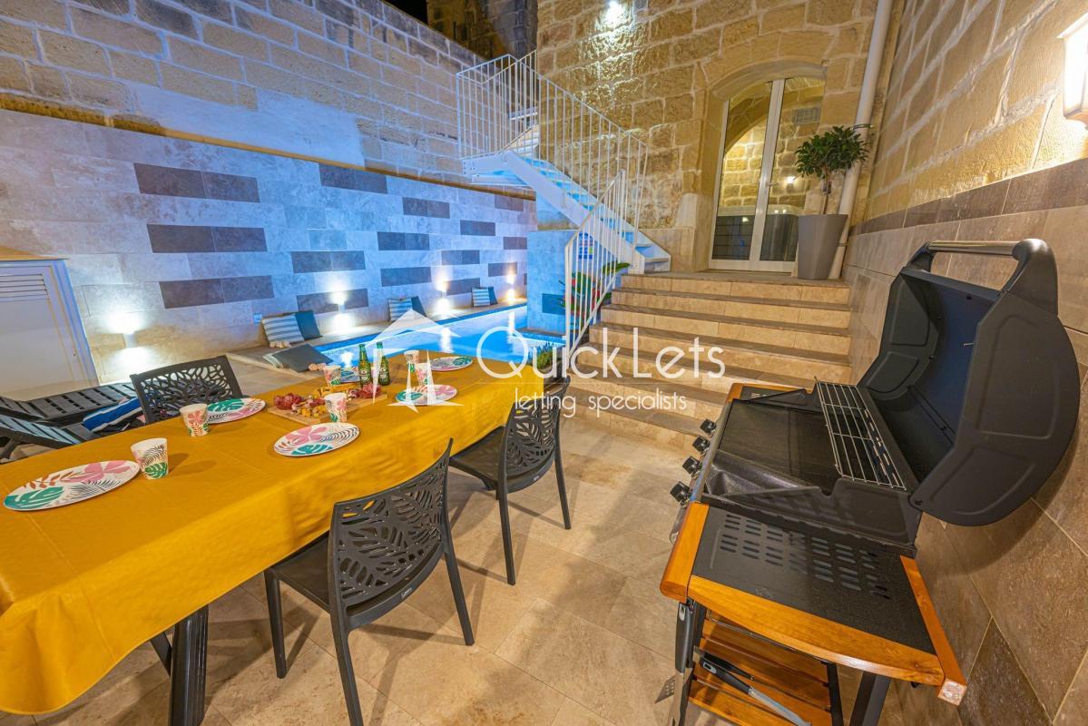 Farmhouses in Gozo - Kercem - REF 79042 — QuickLets