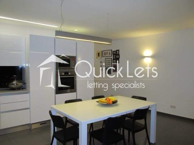 Maisonettes in Fleur-de-lys - REF 80629 — QuickLets