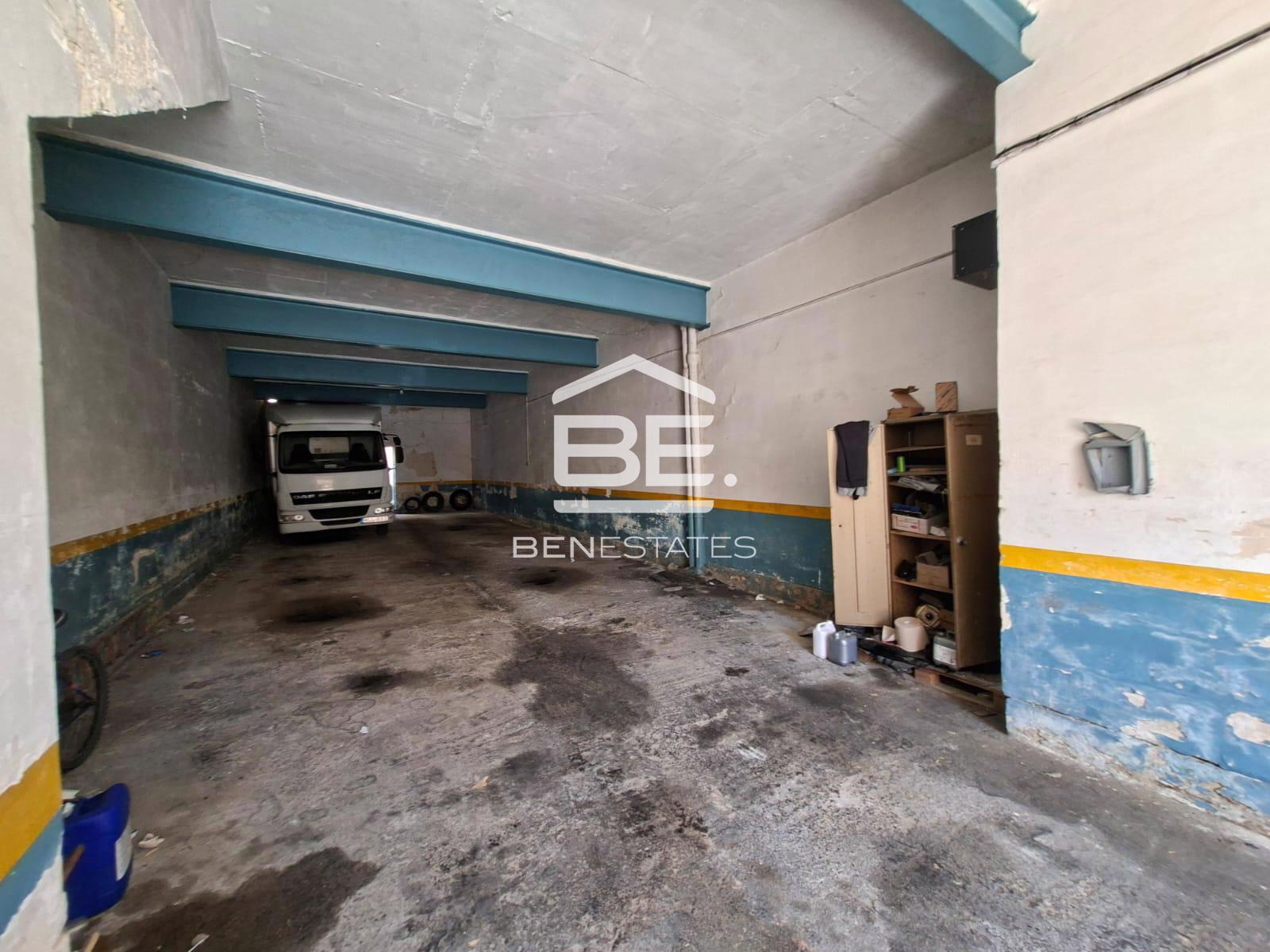 Street Level Garage — Ben Estates