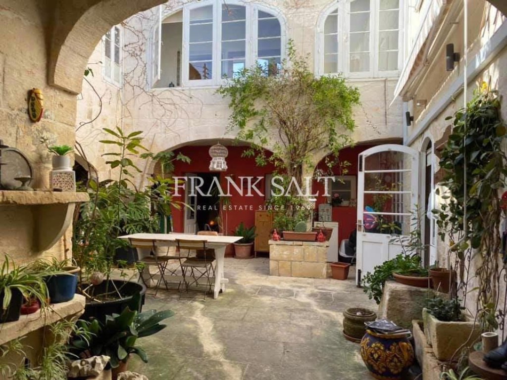 Wardija, House of Character — Frank Salt Real Estate