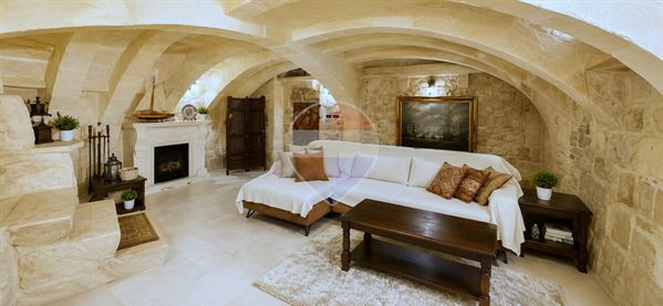 House of Character — RE/MAX Malta