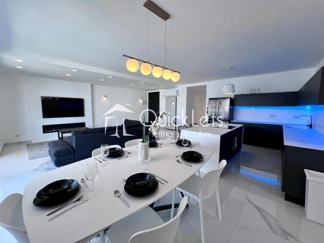 Rooms in Swieqi - REF 82284 — QuickLets
