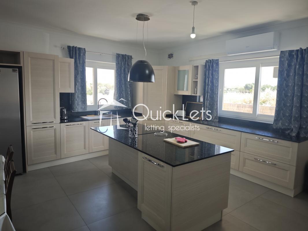 Maisonettes in Zebbug - REF 85184 — QuickLets