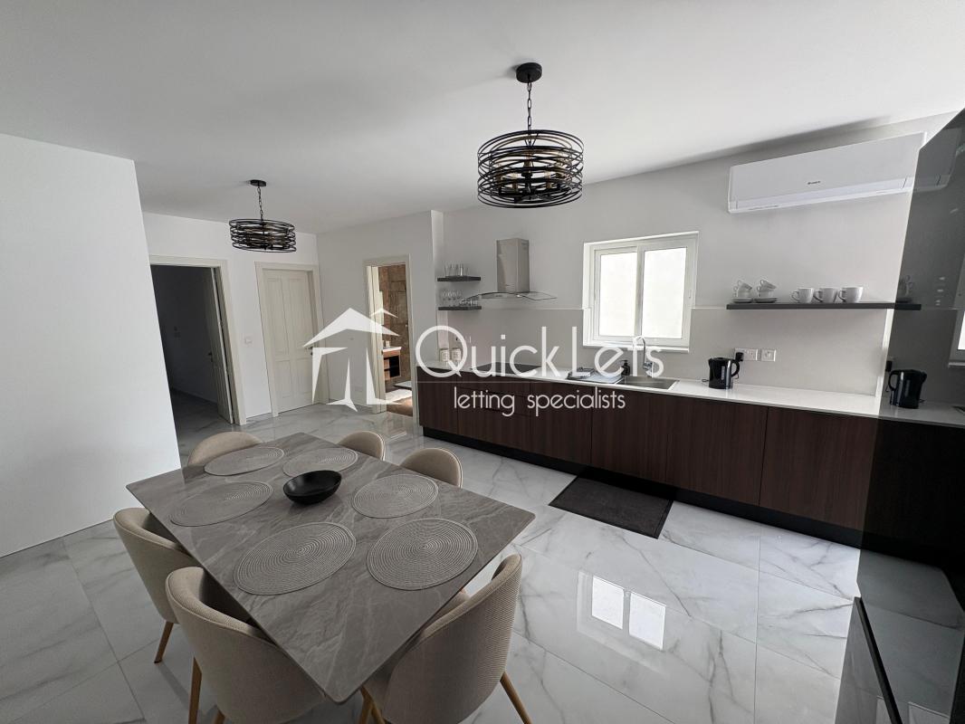 Penthouses in Bahar ic-Caghaq - REF 85551 — QuickLets