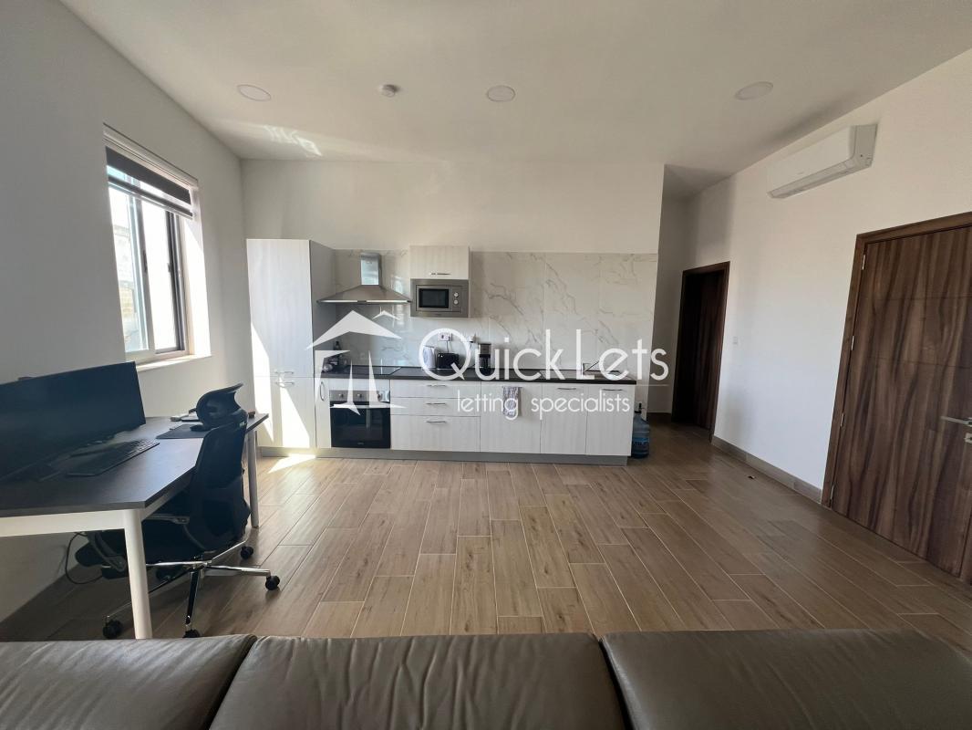 Apartments in Sliema - REF 80106 — QuickLets