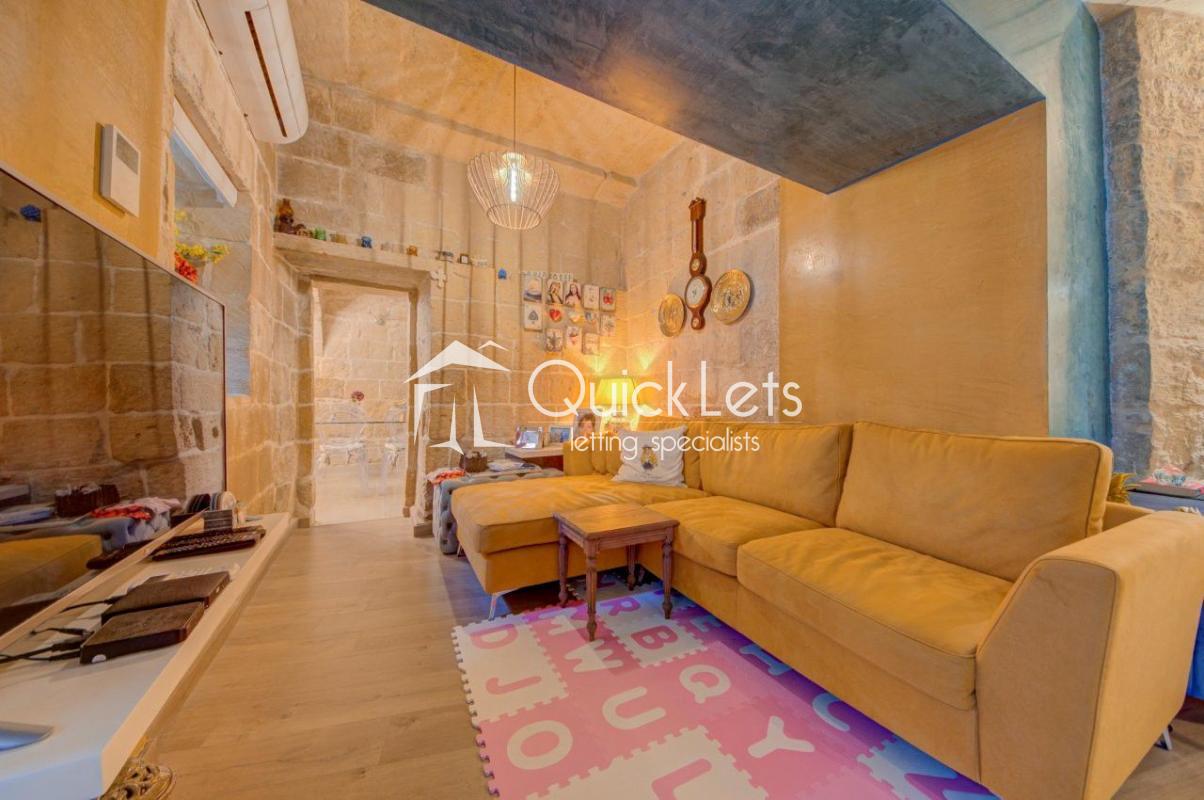 House of Character in Siggiewi - REF 88491 — QuickLets